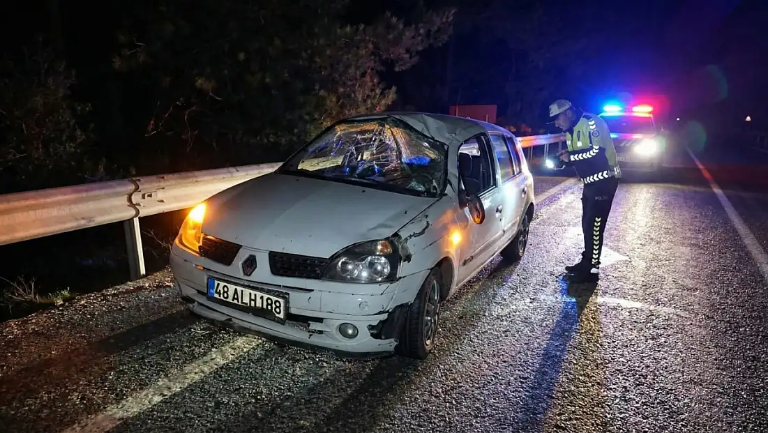 Milas’ta otomobil takla atarak karşı şeride geçti: Sürücü yaralandı
