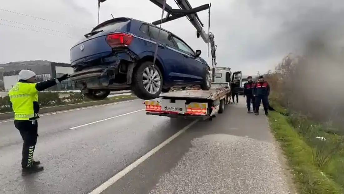 Milas'ta yürekleri ağza getiren kaza: Otomobil şarampole yuvarlandı