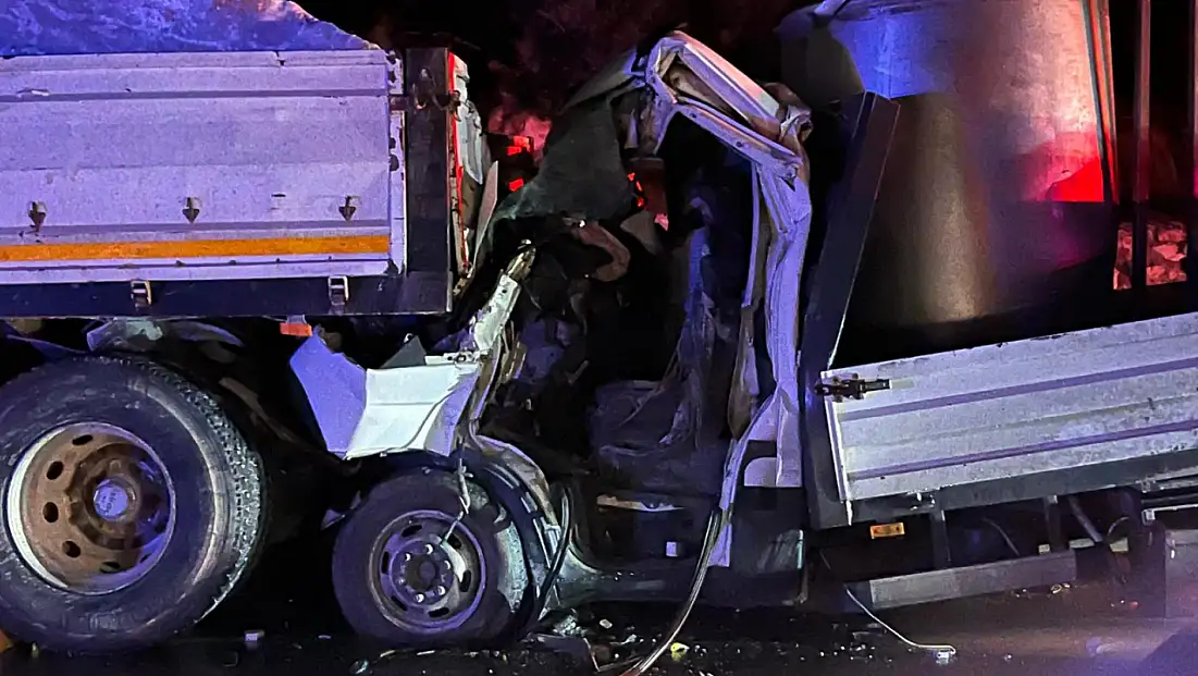 Milas Yatağan Karayolu’nda feci kaza: Süt aracı tıra arkadan çarptı Osman Küçük hayatını kaybetti