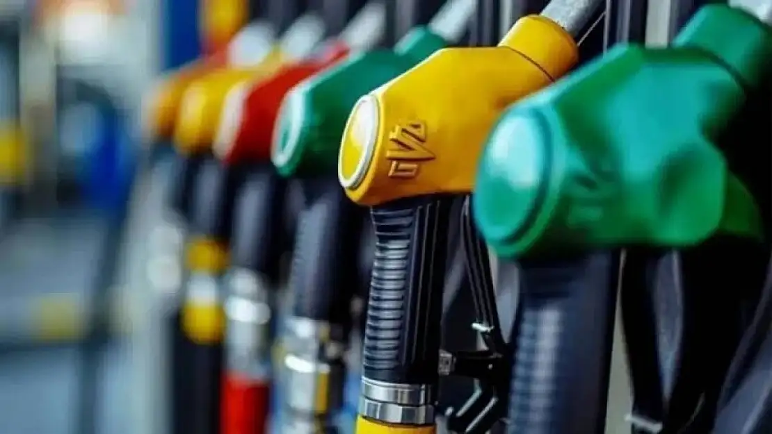 Akaryakıtta büyük düşüş: Benzine 2 lira 6 kuruş, motorine 1 lira 60 kuruş indirim!