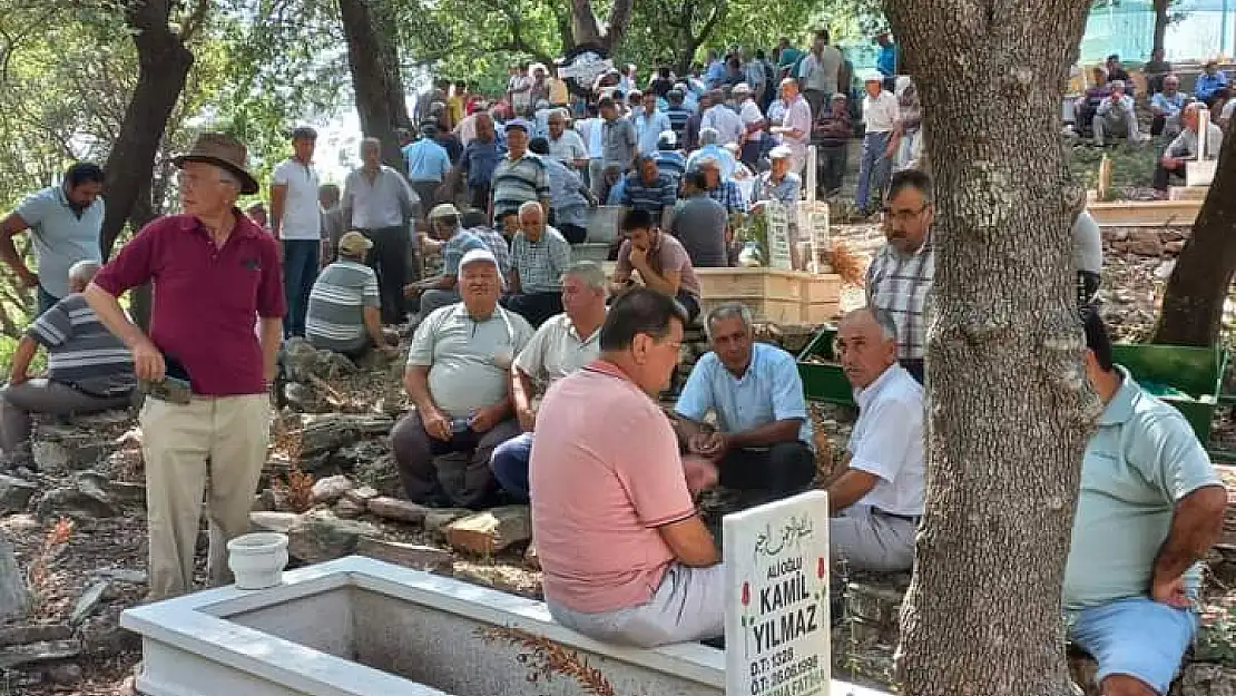 Akçakaya Mahallemizin Eski Muhtarı Ahmet Yılmaz’ı Kaybettik