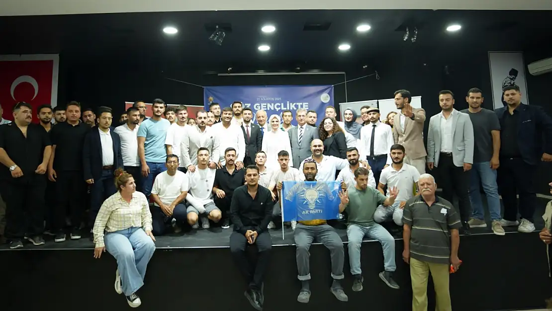 Bakan Göktaş Milas'ta Gençlerle Söyleşide Buluştu