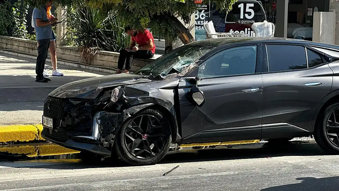 Balser Kavşağı’nda Kamyon ve Otomobilin Korkutan Kazası