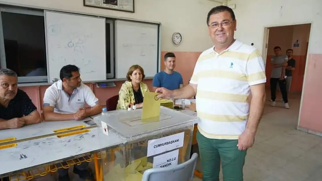 Başkan Tokat Oyunu Kullandı: “Seçimlerin Ülkemiz İçin Hayırlı Olmasını Diliyorum”