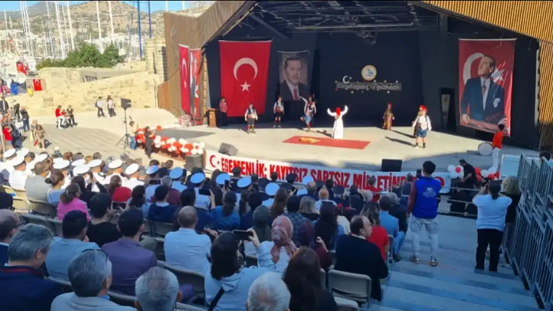 Cumhuriyet Bayramı Kutlamasında Cumhurbaşkanı Fotoğrafına CHP'den Şaşırtan Tepki