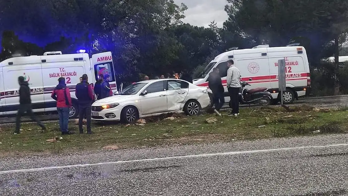 Dibekdere Kavşağı’nda Korkutan Kaza: 4 Kişi Yaralandı