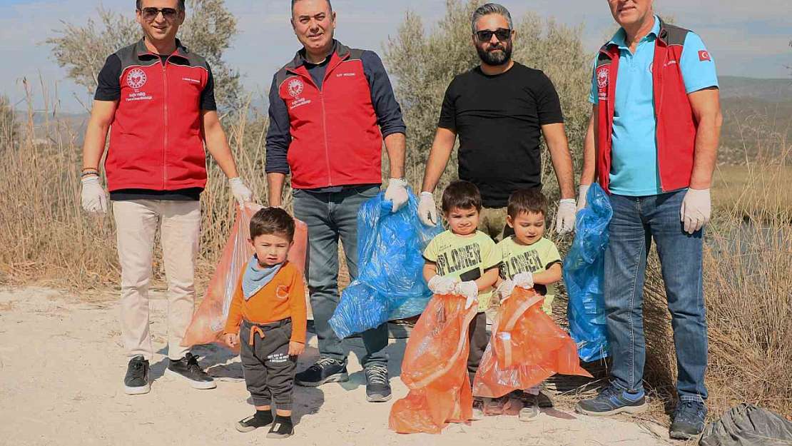 Güllük Lagünü'nde Gönüllü Balıkçılardan Çevre Temizliği Seferberliği