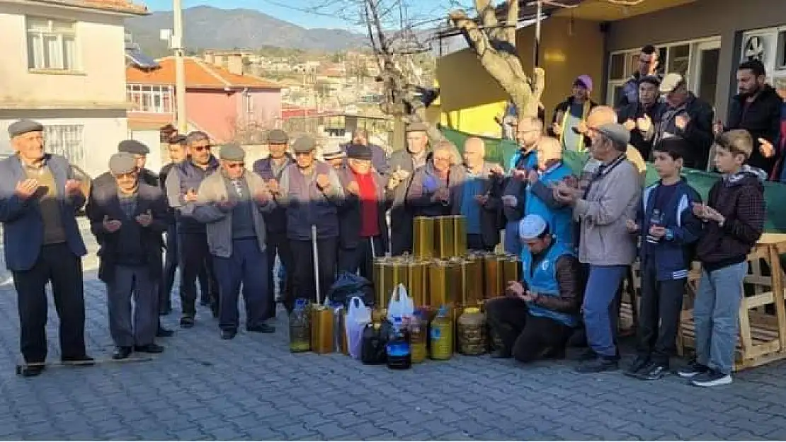 Kendi Ürettikleri Zeytinyağlarını Deprem bölgesine Gönderdiler