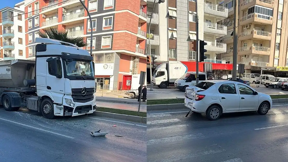 Kırmızı Işıkta Bekleyen Otomobile Tır Arkadan Çarptı