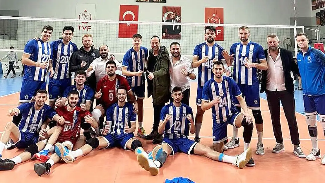 Milas Belediyespor, Ziraat Bankkart’ı 3-0 Yenerek Voleybol Liginde Liderliğe Yükseldi