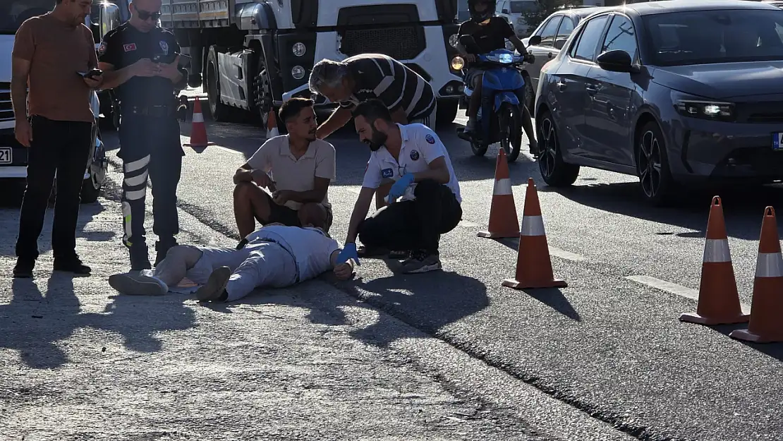 Milas-Bodrum Karayolu'nda Servisten İnen Yayaya Motosiklet Çarptı: 2 Yaralı