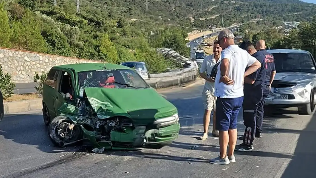 Milas Bodrum Karayolunda Korkutan Çarpışma: 2 Kişi Yaralandı