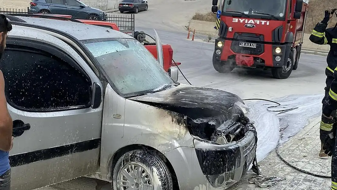 Milas Devlet Hastanesi Otoparkında Araç Yangını!