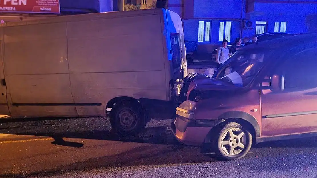 Milas, Erdal Çerçi Caddesi’nde Feci Kaza: 1’i Ağır 2 Yaralı