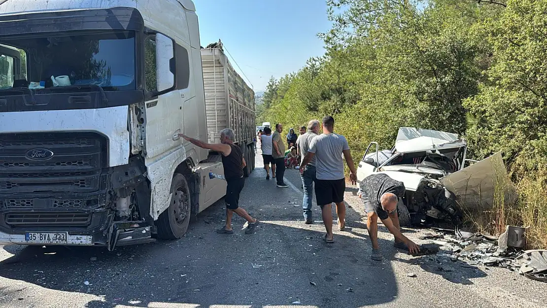 Milas Ören Yolunda Sollama Faciası: Otomobil TIR'la Kafa Kafaya Çarpıştı