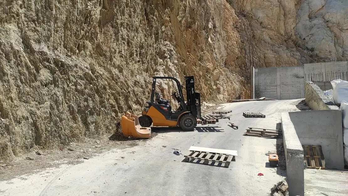 Milas OSB'de Forklift Kazası: Somalili Üniversite Öğrencisi Ağır Yaralandı