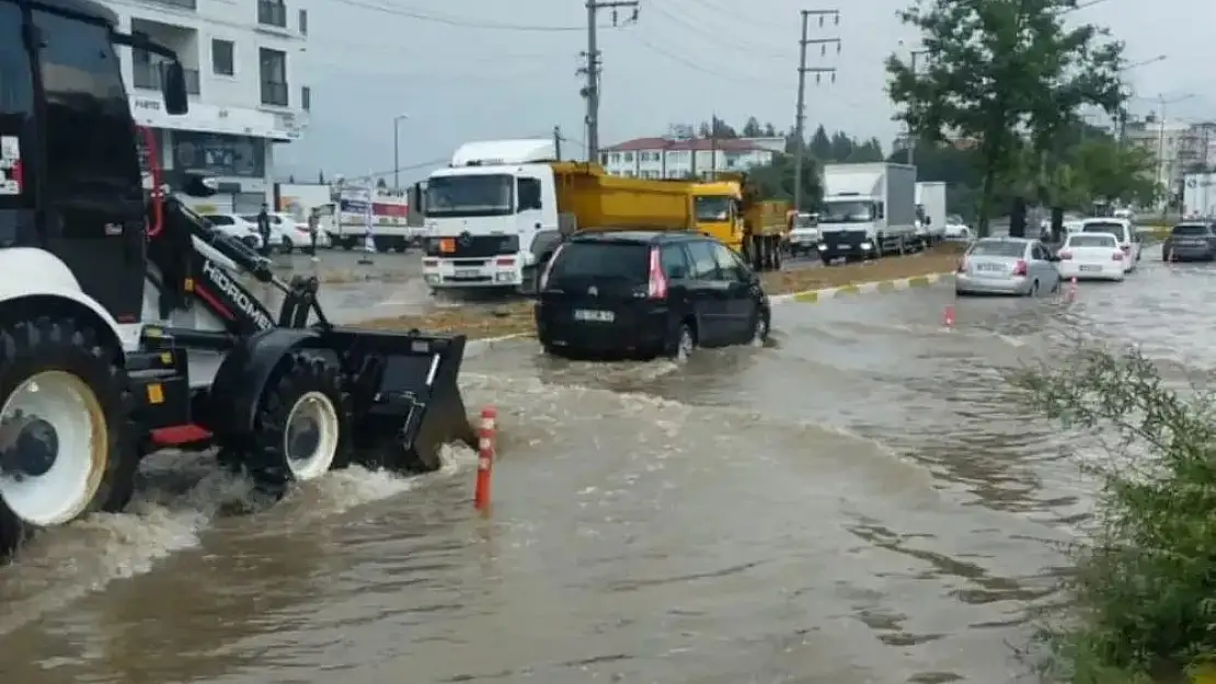 Milas Pazar günü de yağışlı