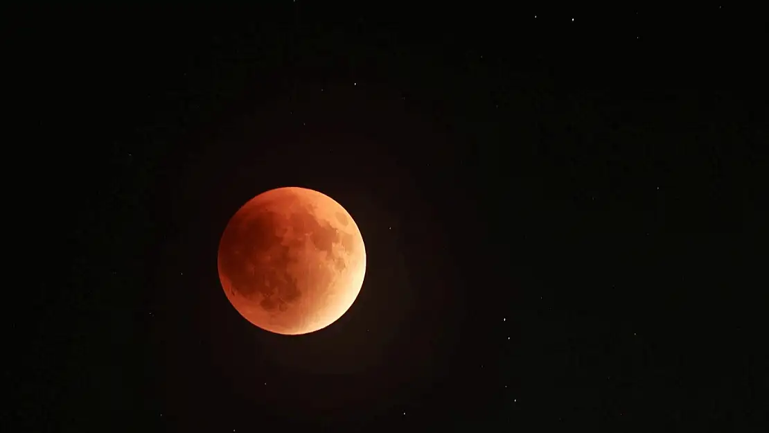 Milas Semalarında Kanlı Ay Tutulması Hayran Bıraktı