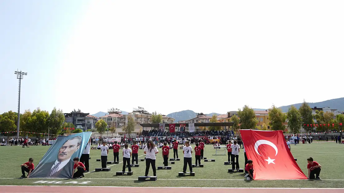 Milas'ta 19 Mayıs Coşkusu Şehit Metin Özcan Stadyumu'nda Yaşandı