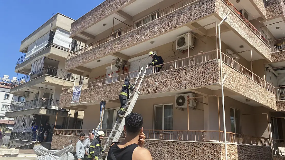 Milas'ta Apartman Dairesinde Yangın Korkuttu
