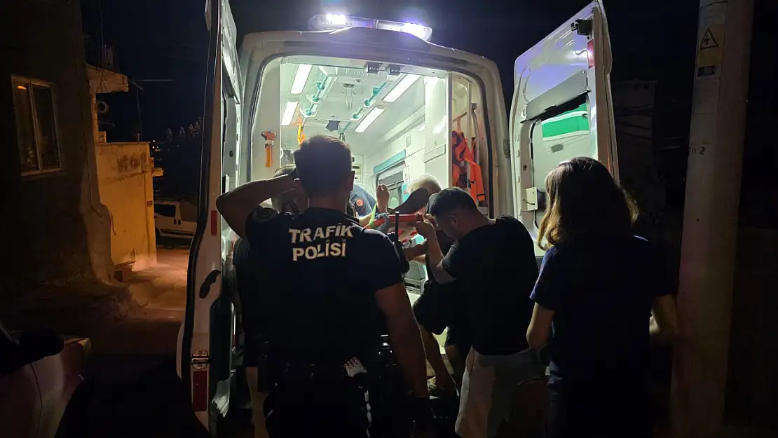 Milas'ta Feci Kaza: Sürücüyü Sıkıştığı Yerden Trafik Polisi Kurtardı