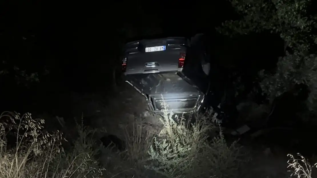Milas'ta Kamyonet Şarampole Uçtu: 1 Kişi Yaralandı