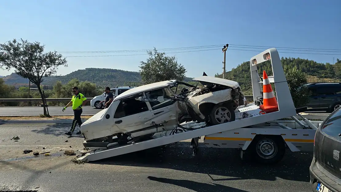 Milas'ta Korkunç Kaza: Otomobil Karşı Şeride Geçti 1 Kişi Yaralandı