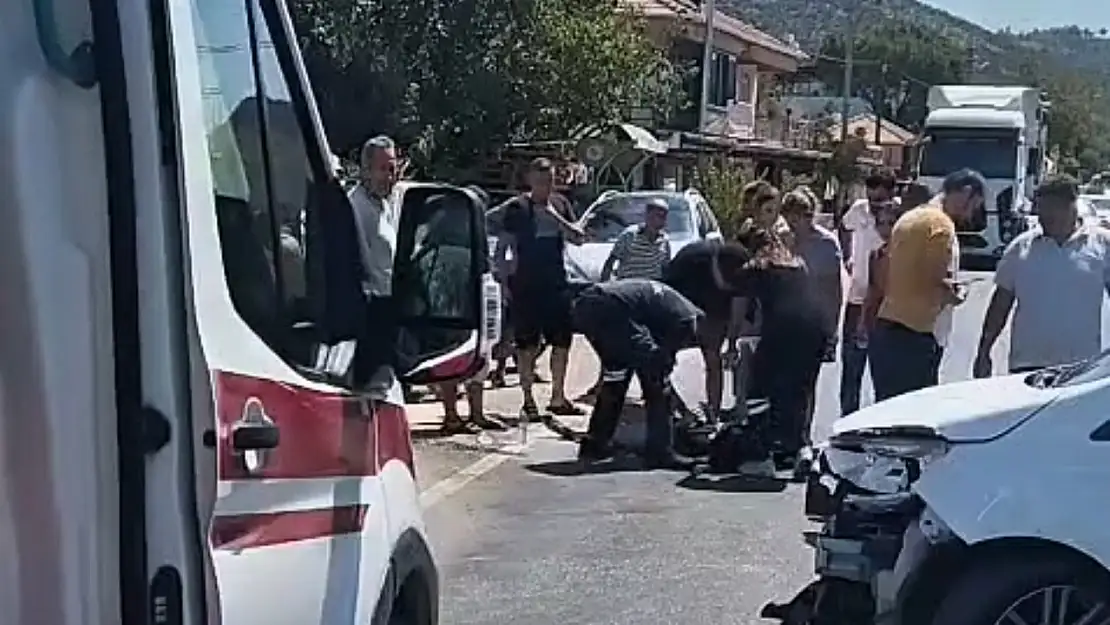 Milas'ta Motosiklet ile Otomobil Çarpıştı: 2 Yaralı
