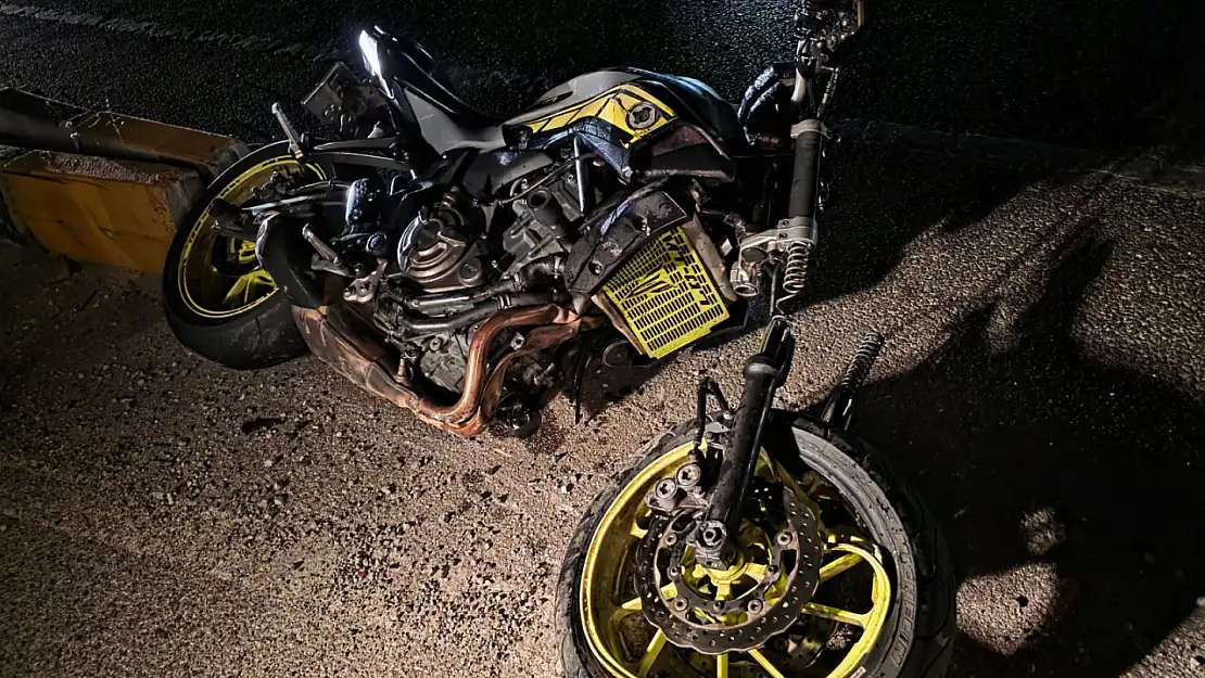 Milas'ta Motosikletler Birbirine Girdi: 2 Kişi Yaralandı