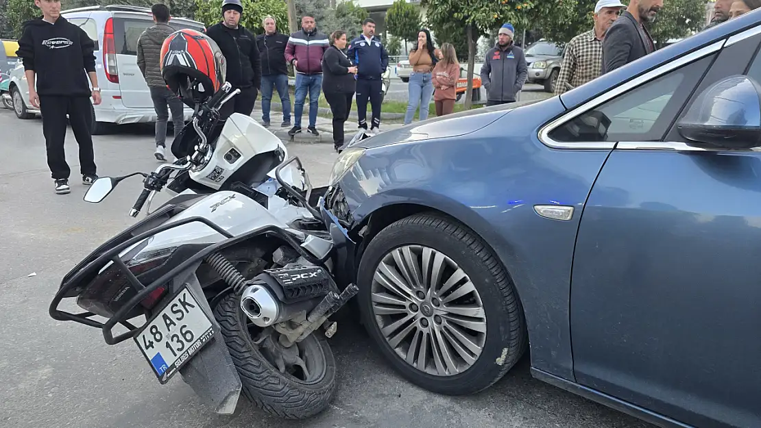 Milas'ta Otomobil İle Çarpışan Motosiklet Sürücüsü Yaralandı...