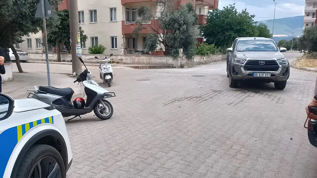 Milas'ta Pikap ile Motosiklet Çarpıştı: 1 Yaralı