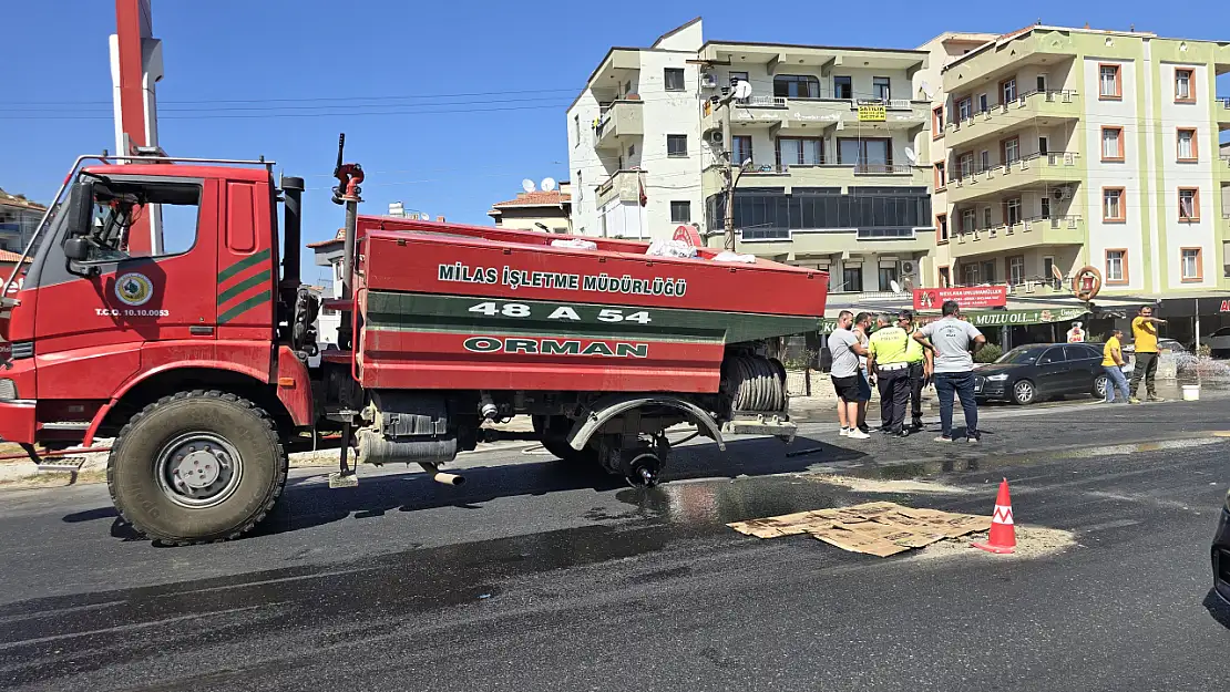 Milas'ta Su Tankerinden Kopan Tekerlek, Karşı Yönden Gelen Başka Bir Su Tankerine Çarptı