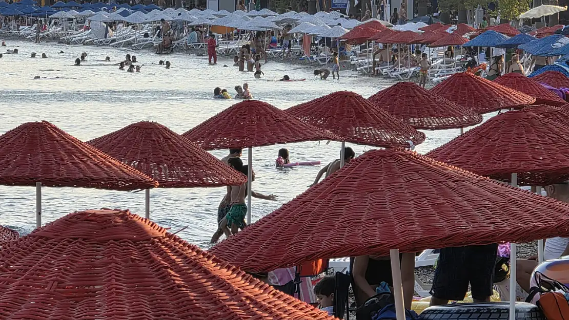 Milas'ta Termometreler 40 Dereceyi Aştı, Sahiller Doldu