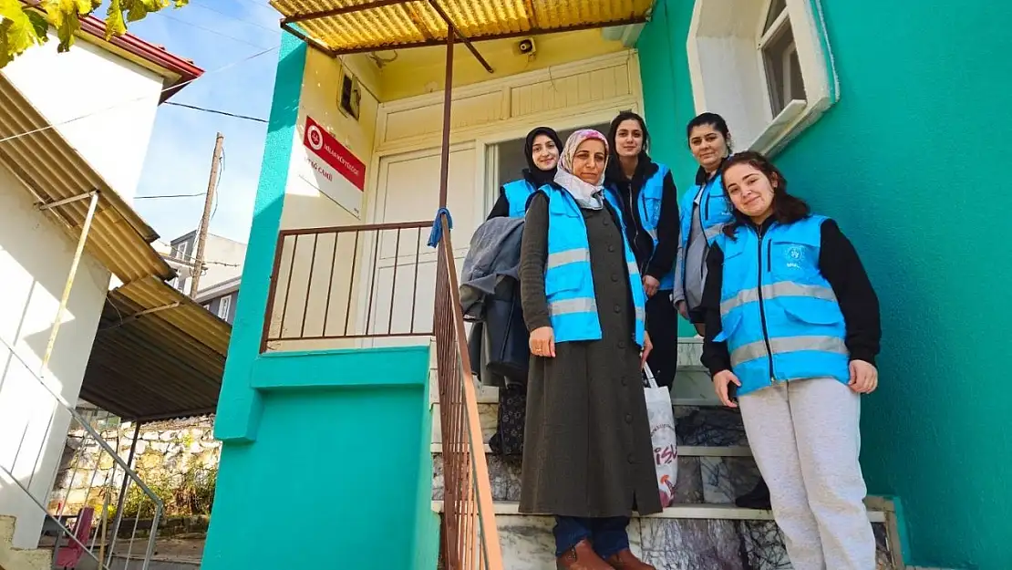 Milas'ta Üniversitesi Öğrencileri 'Temizlik İmandandır' Diyerek Camileri Temizlediler