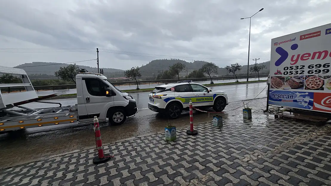 Milas'ta Yağışlı Hava Kaza Getirdi: Motosiklet Sürücüsü Yaralandı