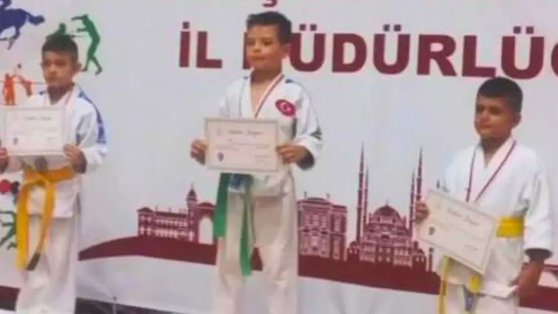 Milaslı Öğrenci Ayaz Uyar Uluslararası Judo Turnuvasında Altın Madalya Kazandı