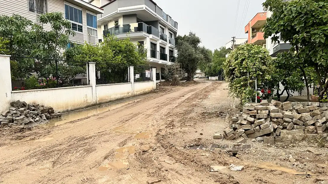 Milas'ta Altyapı Çalışmalarının Yapıldığı Yollar Bozuk Kaldı Vatandaşlar İsyan Etti