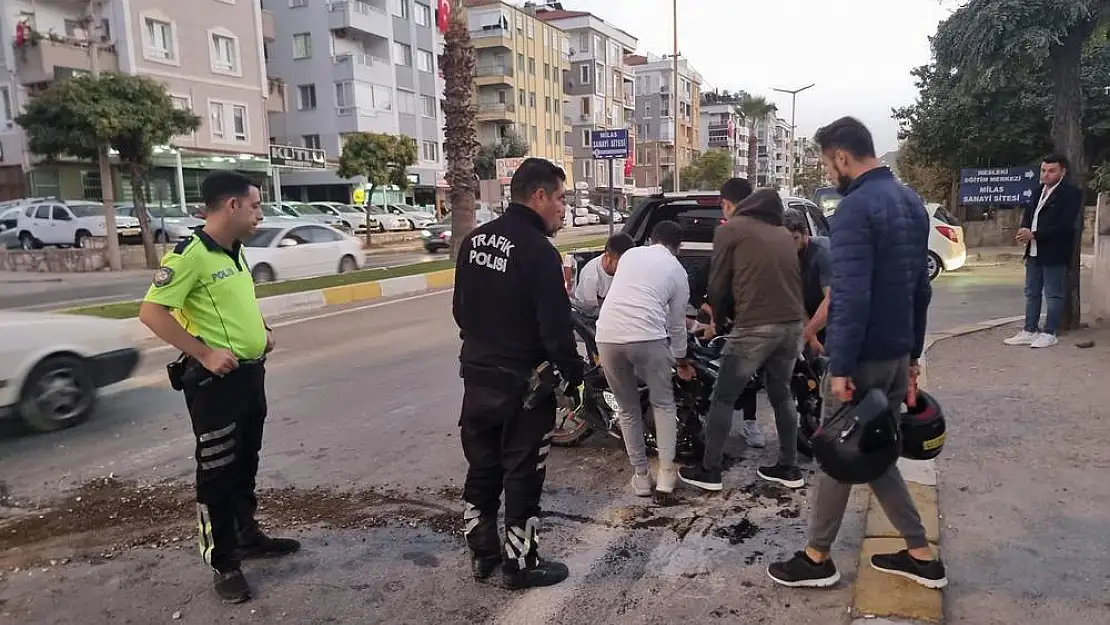 Milas’ta Feci Motosiklet Kazası 2 Kişi Yaralandı