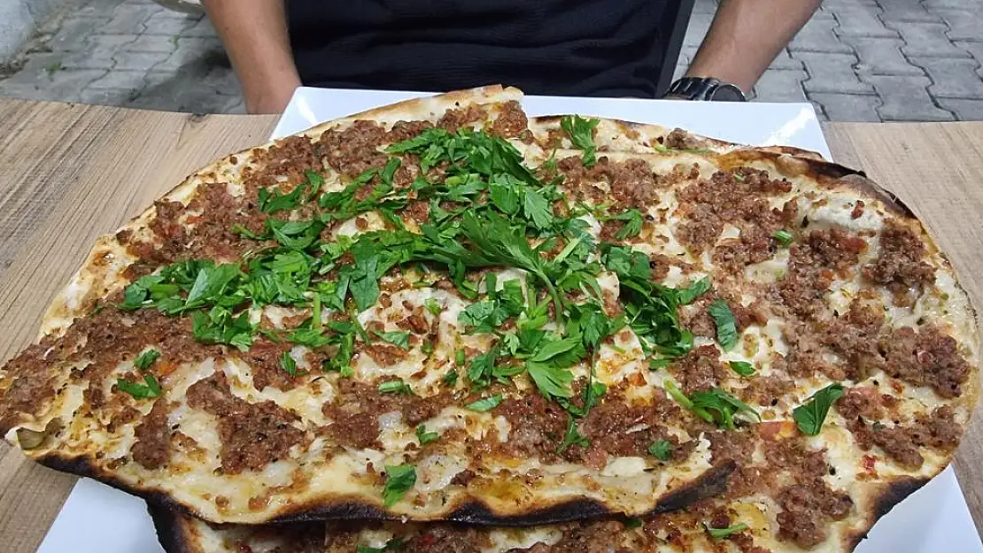 Milas’ta Konya Rüzgarı: Gürkanbey Etli Ekmek Lahmacun Salonu