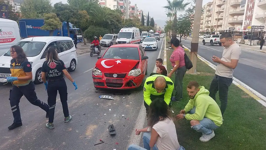 Milas’ta İki Otomobilin Çarpışması Sonucu 5 Kişi Yaralandı