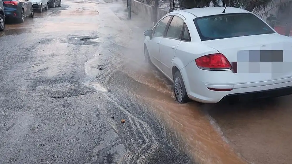 Milas’ta Patlayan Su Borusu Tonlarca İçme Suyunun Boşa Akmasına Neden Oldu