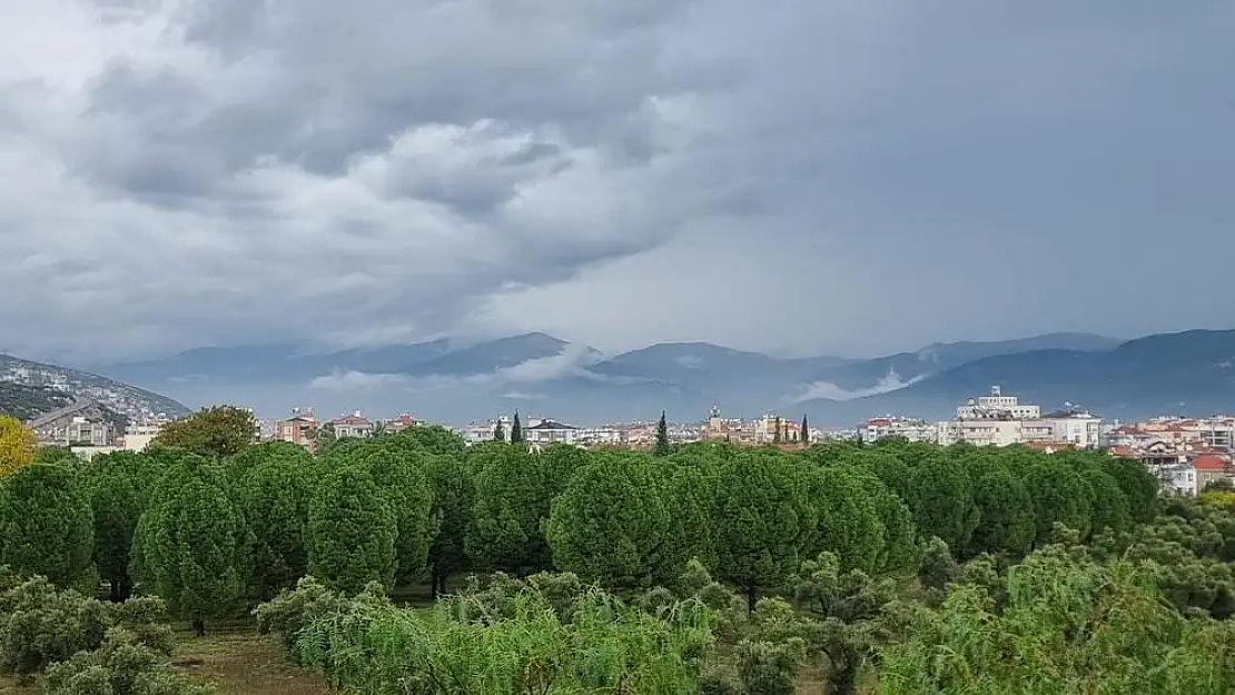 Milas’ta Sağanak Yağış Etkili Oluyor