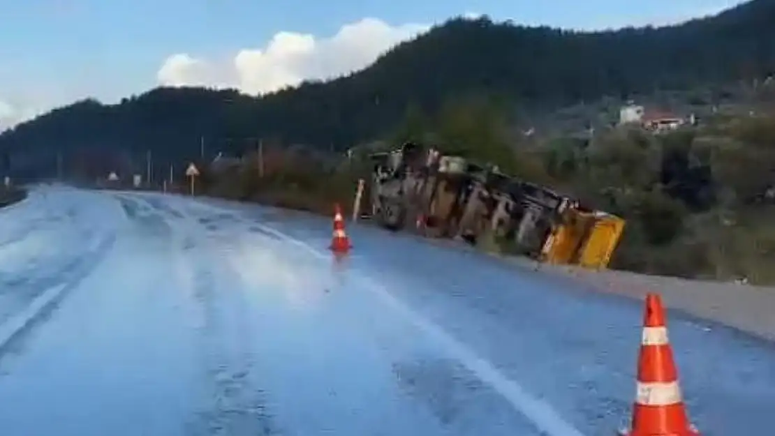 Milas’ta Tır Kazası: Sürücü Yaralandı