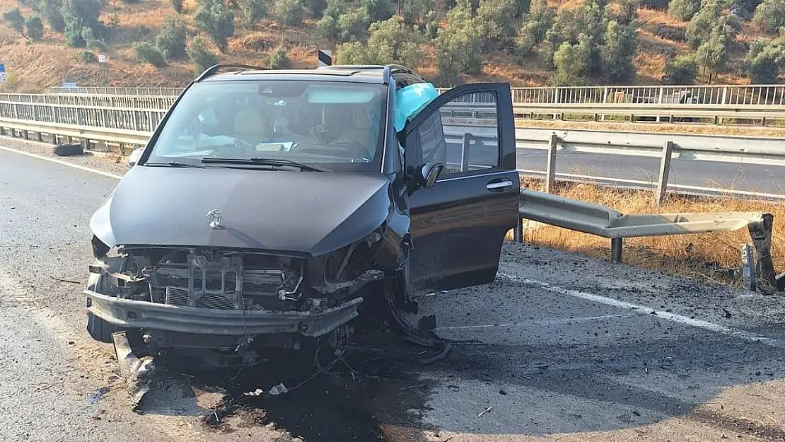 Minibüsün Tekerleği Seyir Halinde Çıktı, Facia Kıl Payı Atlatıldı