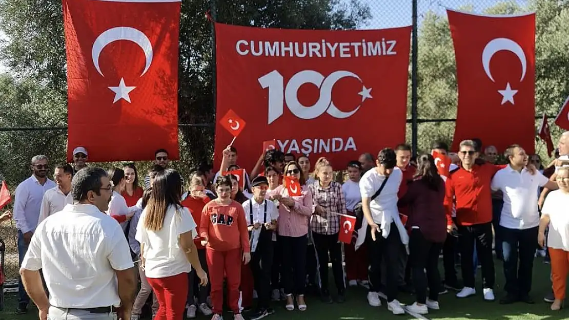 Özel Eğitim Öğrencileri Cumhuriyetin 100. yılını Coşkuyla Kutladı