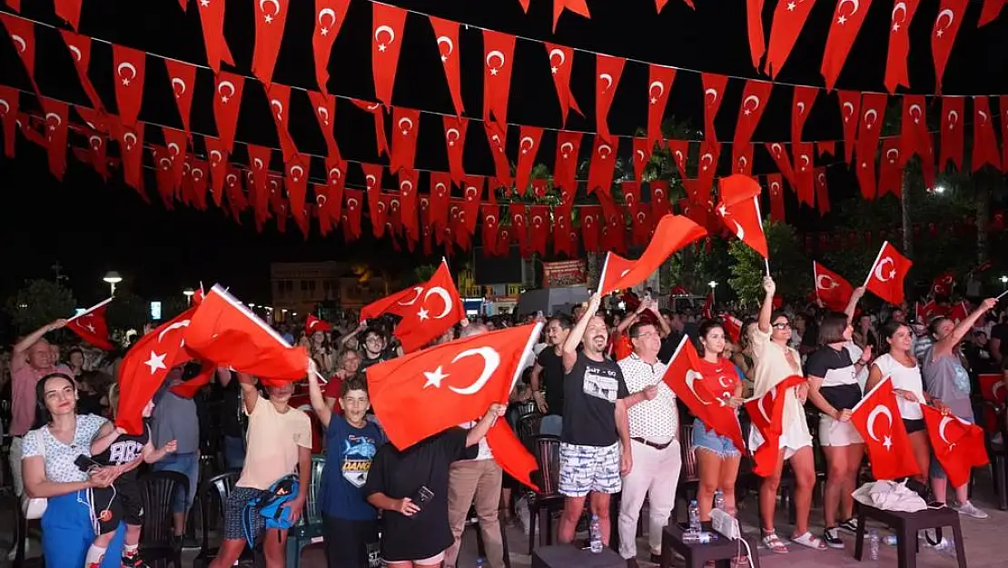 Şampiyonluk Coşkusu Atapark’ta Yaşandı