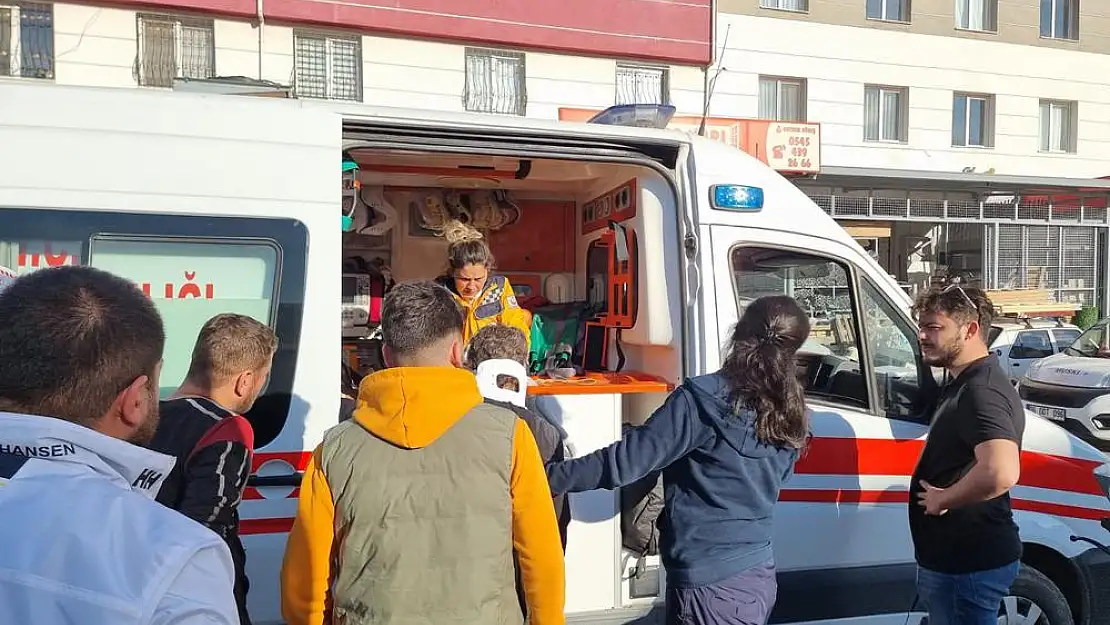 Sanayi Caddesi’nde Köpeğe Çarpan Motosiklet Sürücüsü Yaralandı