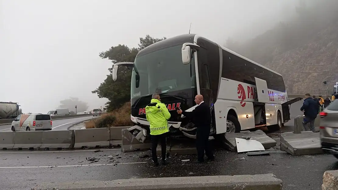 Son Dakika...Sakar Rampasında Otobüs Kazası: 5 Kişi Yaralandı