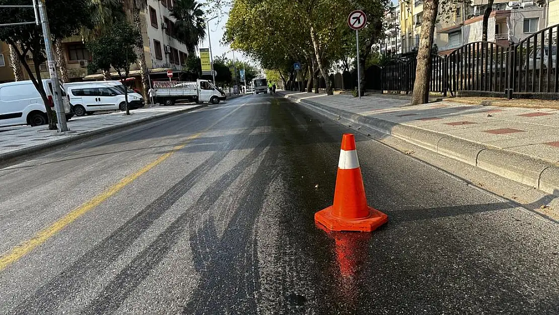 Traktörden Dökülen Mazot Kazalara Sebebiyet Verdi: Yol Trafiğe Kapatıldı