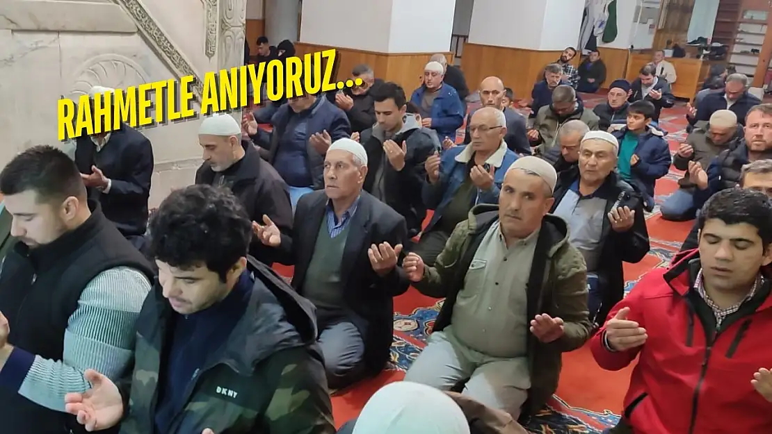 Ulu Camii'nde Deprem Şehitleri İçin Kur'an-ı Kerim Tilaveti